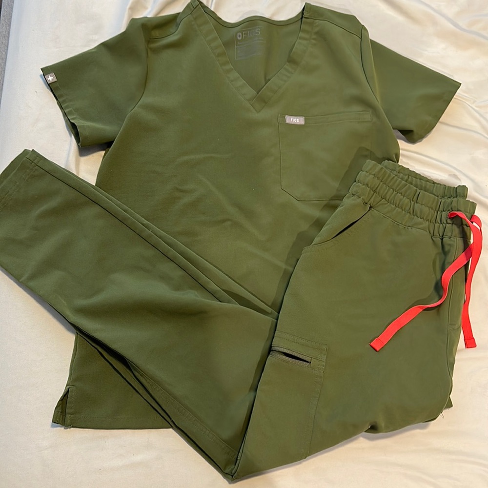 Figs scrubs set in green